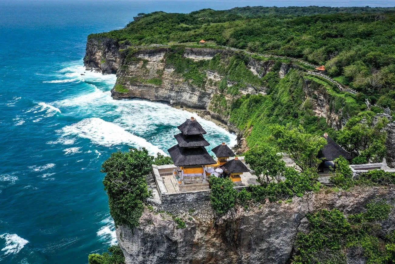 Uluwatu Turu - Uluwatu Temple 